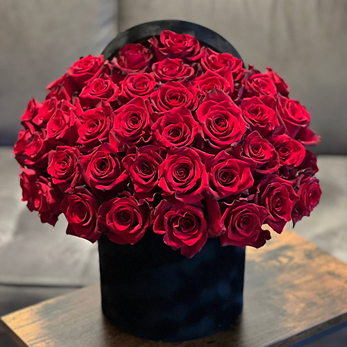 Round Black Box of Fresh Roses